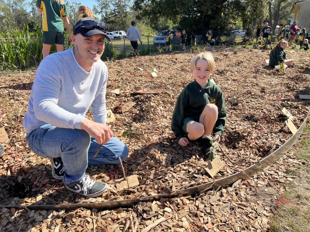 20250923_Hillsborough PS_planting day_TGC (2)